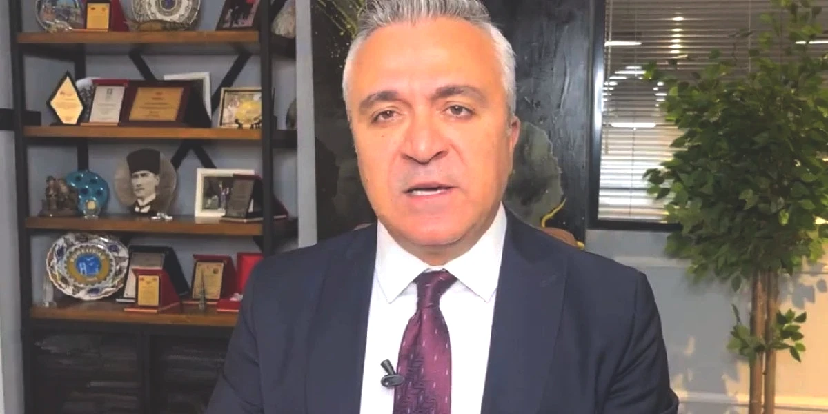 ozgur-erdursun.jpg