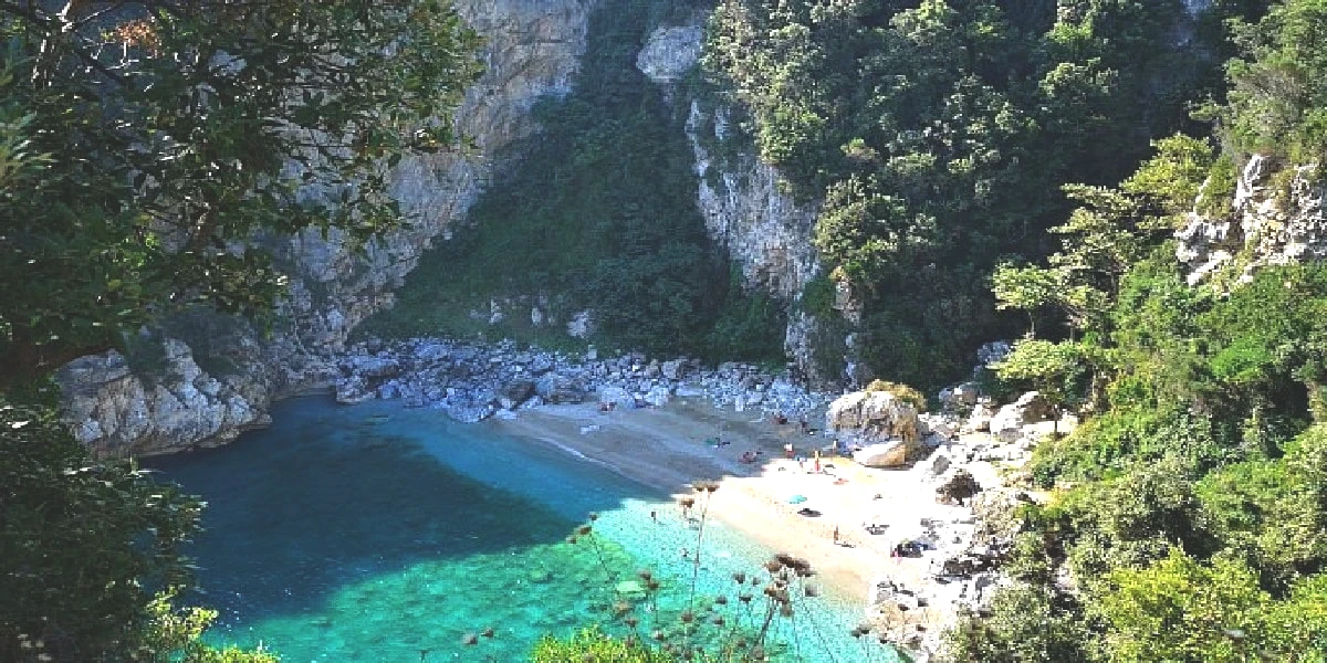 paralia-fakistra-pelion-yunanistan.jpg